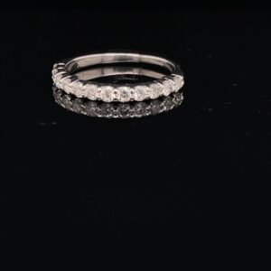 Lab grown Diamonds band