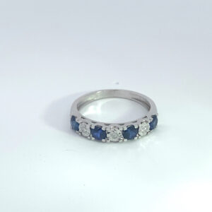 14K WHITE GOLD DIAMOND AND BLUE SAOHIRE BAND 0.85 CARAT TOTAL WEIGHT