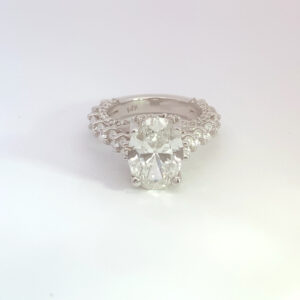 RODSTOCK 14K WHITE GOLD OVAL LAB GROWN 4.00 CARAT CENTER STONE COLOR F CLARITY VS1 6.40 CARAT TOTAL BAND INCLUDING THE RING