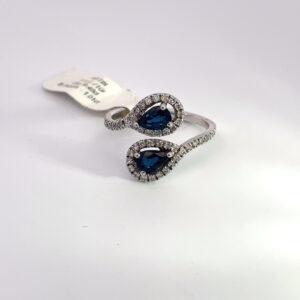 14K WHITE GOLD 0.40 CARAT IN THE DIAMOND BAND WITH SAPHIRE 1.01 CARAT